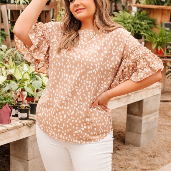 Sunset Chaser Spotted Top - Picture 2 of 2